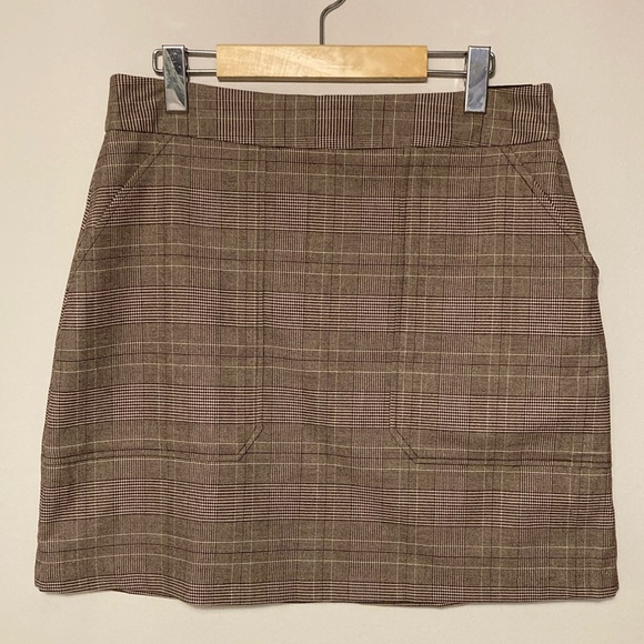 Banana Republic Brown/Burgundy/Cream Plaid Tailored Mini Skirt. Size: 10 - Picture 1 of 6